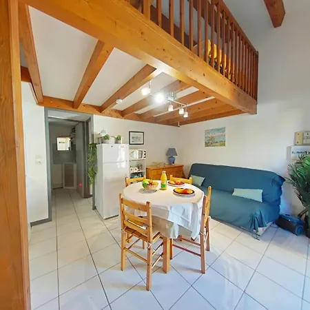 Pavillon T3 Avec Grande Terrasse Et Avec Piscine Et Tennis Villa *